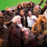 Peter Jackson rodeado por el reparto