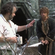 Peter Jackson y Martin Freeman en el decorado de la Colina del Cuervo