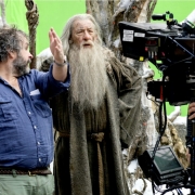Peter Jackson habla con Ian McKellen Peter Jackson habla con Ian McKellen