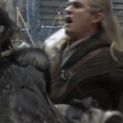 Legolas despacha a un Orco en Esgaroth