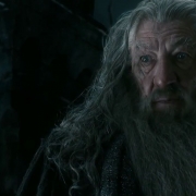 Gandalf advierte a Bilbo sobre Thorin