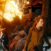 Tauriel guía a los Enanos y a las hijas de Bardo
