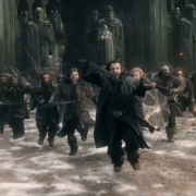 Thorin lidera la carga desde Erebor Thorin lidera la carga desde Erebor