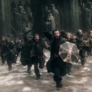 Thorin lidera la carga de los Enanos desde Erebor