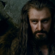 Thorin en Erebor tras hablar con Bardo Thorin en Erebor tras hablar con Bardo