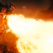 Smaug desata su furia sobre Esgaroth