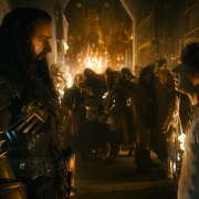 Thorin y Bilbo en la armería de Erebor