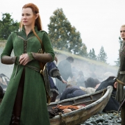 Tauriel y Legolas en la orilla del Lago Largo