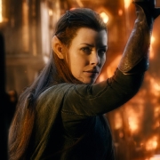 Tauriel en una Esgaroth en llamas