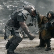 Bofur y Bombur intentan desenganchar a Bifur