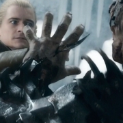 Legolas apuñala a Bolgo en la mano