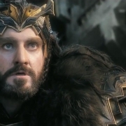 Thorin ve llegar a los Orcos