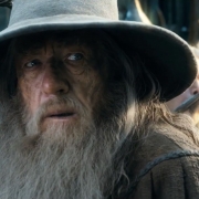 Algo llama la atención de Gandalf en Valle Algo llama la atención de Gandalf en Valle