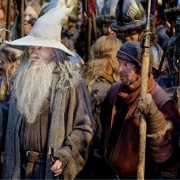 Gandalf con los supervivientes de Esgaroth