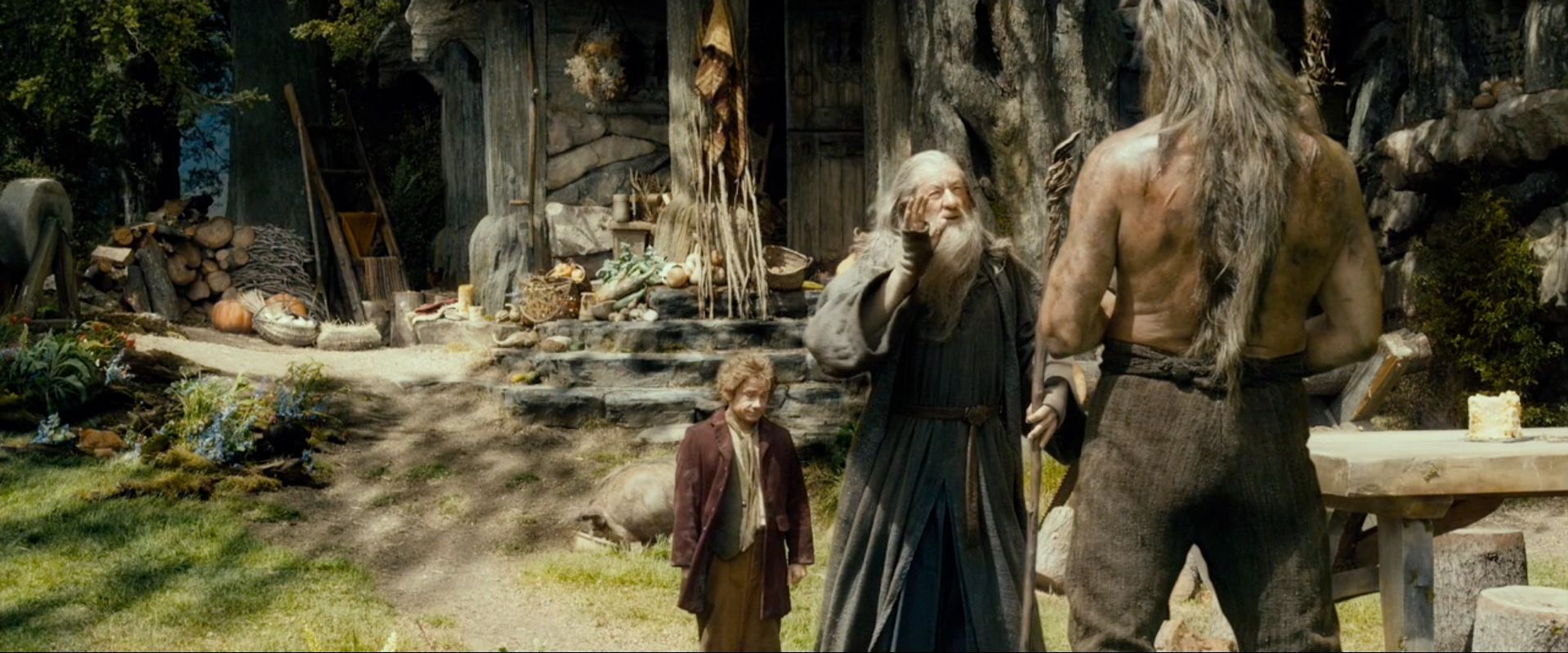 Bilbo y Gandalf ante Beorn
