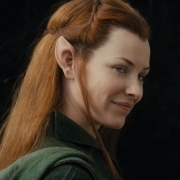 Tauriel sonríe