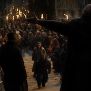 El Gobernador de Esgaroth da la bienvenida a Thorin