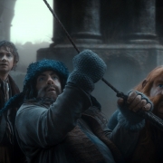 Bilbo, Bofur y Bombur en el bote de Bardo
