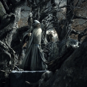 Gandalf en la laberíntica fortaleza de Dol Guldur