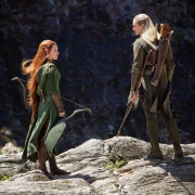 Tauriel y Legolas en un acantilado