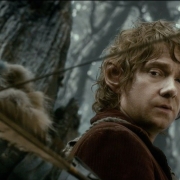Thorin tensa su arco y se prepara para dis