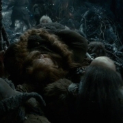 Los Enanos cargan con Bombur