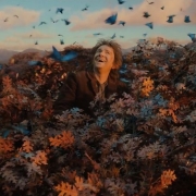 Bilbo rodeado de mariposas