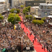 Una premiere multitudinaria