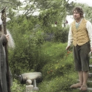 Gandalf y Bilbo en Hobbiton