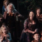 Thranduil maravillado con las gemas de Erebor