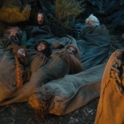 Bombur, Óin, Thorin, Kili, Glóin. Balin y Bilbo