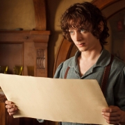 Frodo Bolsón habla con su tío Bilbo