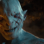 Azog el Profanador sonríe