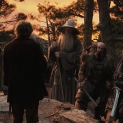 Bilbo habla a la compañía