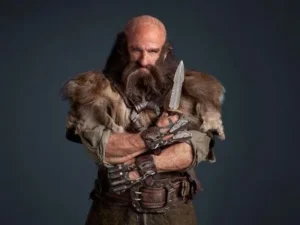 Graham McTavish como Dwalin Graham McTavish como Dwalin