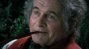Ian Holm como Bilbo Bolsón