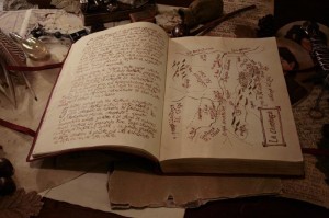 Réplica en español del Libro Rojo de la Frontera del Oeste