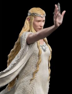 Escultura de Galadriel en Dol Guldur