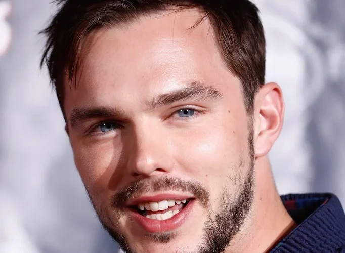 Nicholas Hoult podría interpretar a J.R.R. Tolkien en el biopic ‘Tolkien’
