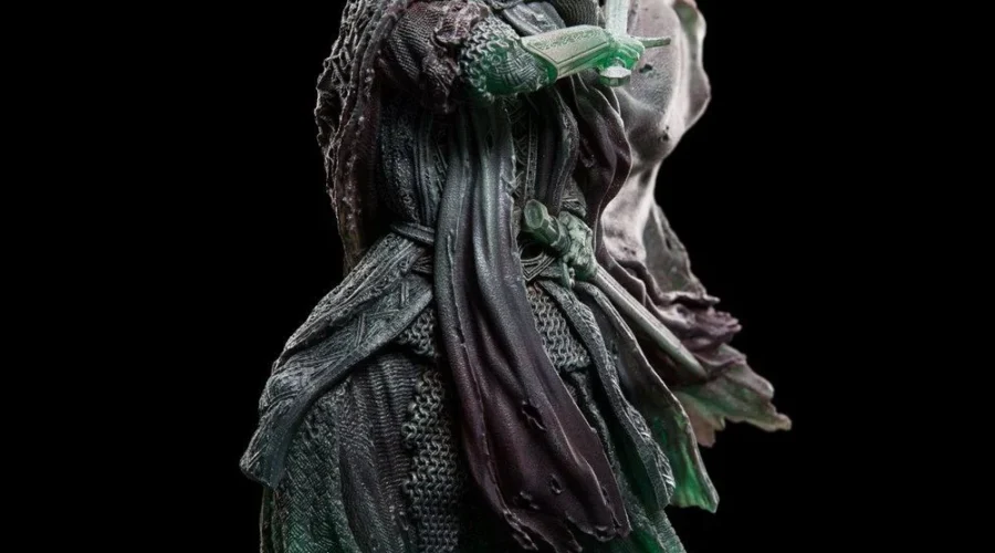Mini escultura del Rey de los Muertos, yelmo de Erebor y miniatura de la Granja de Maggot de Weta Workshop