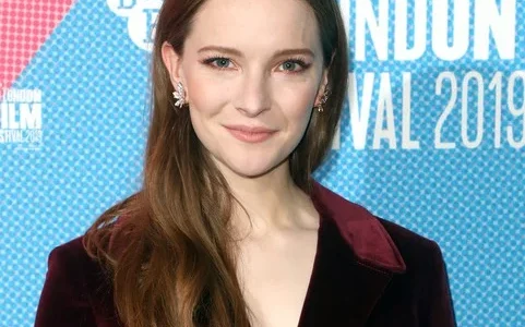 Morfydd Clark interpretará a Galadriel en la serie inspirada en ‘El Señor de los Anillos’