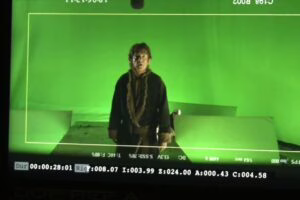 Bilbo frente a un invisible Smaug
